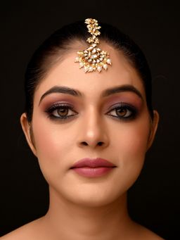 AG'S - Amrita Pearl White Gold Plated Kundan Teeka