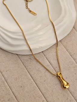 TAAHIRA JEWELLERY - 18K Gold Plated Alphabet Necklaces - I - Anti-Tarnish and Waterproof