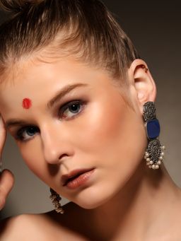 VENI - 925 Silver-Plated Pearls Beaded Geometric Shaped Oxidised Drop Earrings