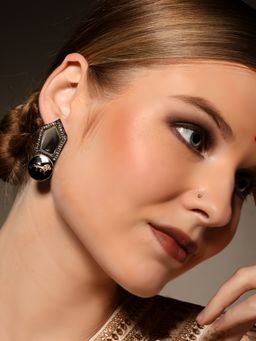 VENI - 18K Gold Plated Kundan Studded Contemporary Studs