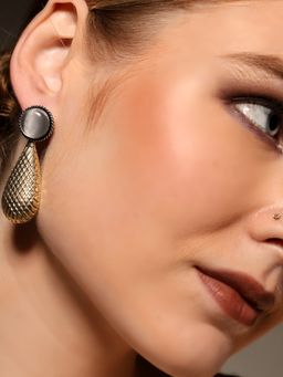 VENI - 925 Silver and Gold Plated Artificial Beads Beaded Contemporary Drop Earrings