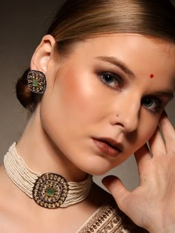 VENI - Women 18K Gold-Plated Kundan Stone Studded and Beaded Choker Jewellery Set