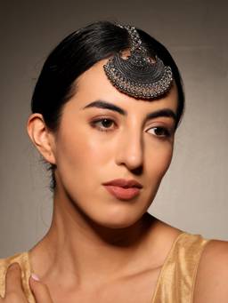 VENI - 925 Silver-Plated Oxidised Maang Tikka Head Jewellery