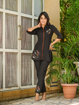 DISHWA FASHION - Women Black Floral Embroidered Mirror Work Co-Ord Set