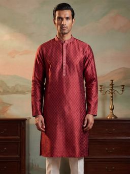 ETHNIC BAY - Men Maroon Jacquard Full Sleeves Kurta with Bottom