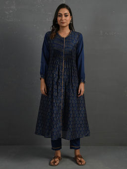 Sonal Kabra - Indigo Block Printed Handwoven Chanderi Kurta with Mul Slip And Pant (Set of 3)