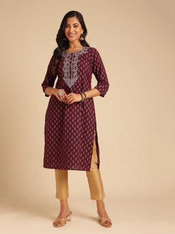 Rangita - Women Cotton Maroon Embroidered Calf Length Straight Kurta