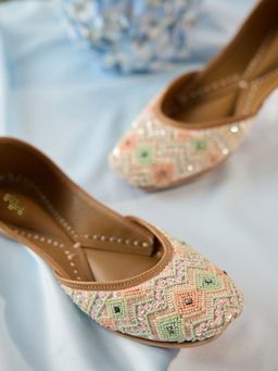 Gajra Gang - Peach and Green Hand Embroidered Leather Juttis GGFW07