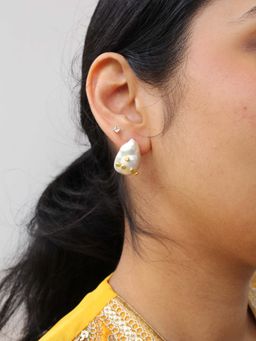 Heena Mittal - Baroque Pearl Gold Stud Earrings