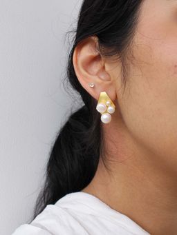Heena Mittal - Mearlin White Stud Earrings