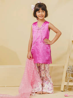 Fayon Kids - Girls Floral Green Kurta With Pant & Dupatta