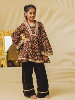 Fayon Kids - Girls Printed Brown kurta With Pant