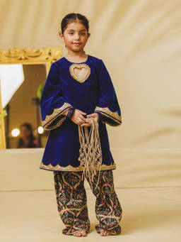 Fayon Kids - Girls Printed Blue kurta With Pant