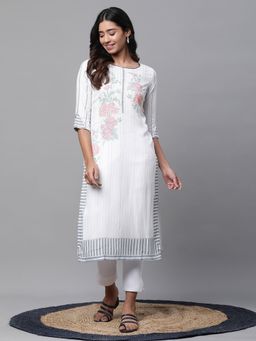Aurelia - Women White Floral Three Fourth Sleeves Round Neck Kurta