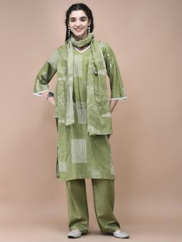 Shree - Women Cotton Green Printed Kurta with Pant & Dupatta
