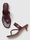 Maroon color option, Currently selected