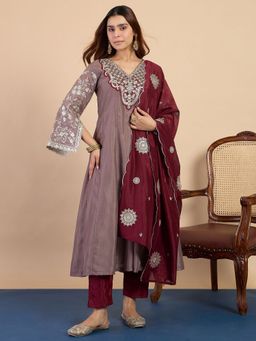 VredeVogel - Grey Silk Blend Embroidered Kurta with Pant and Dupatta