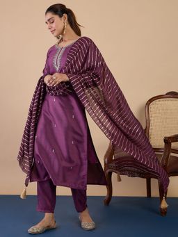 VredeVogel - Magenta Silk Blend Kurta with Pant and Dupatta