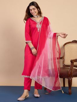 VredeVogel - Pink Embroidered Kurta with Pant and Dupatta