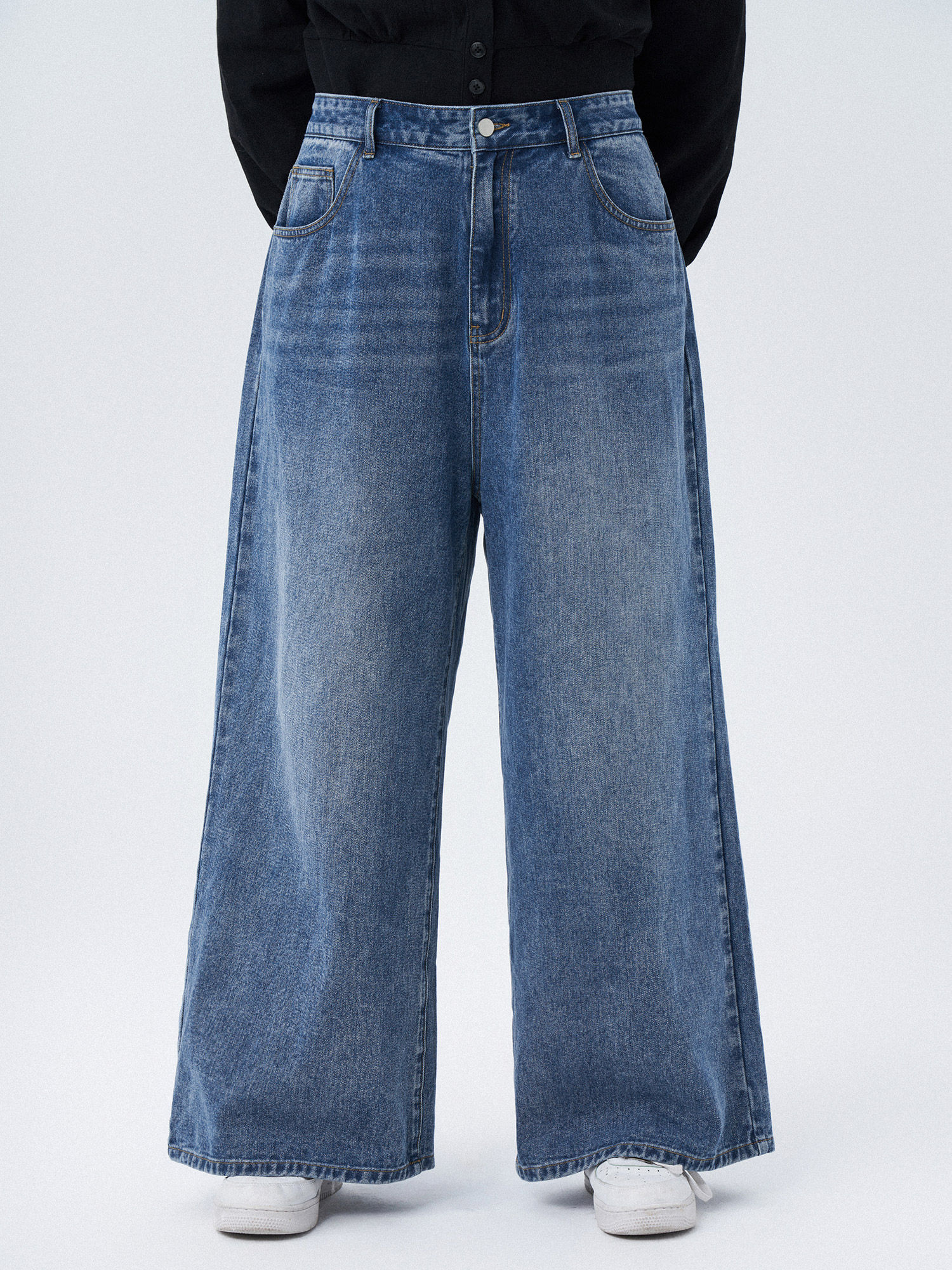 Denim Solid Pocket Straight Leg Jeans Curve & Plus-image-3