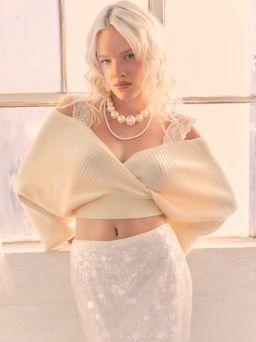 Cider - V-neck Solid Lace Knitted Long Sleeve Crop Top