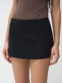 Black color option, Currently selected