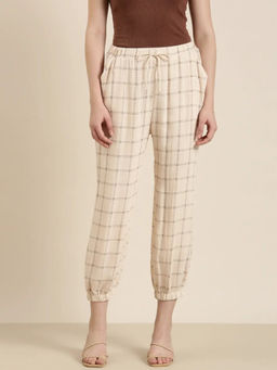 SHOWOFFFF - Checked Mom Fit Cream Joggers