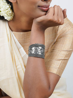 Teejh - Gulrang Silver Oxidised Bracelet