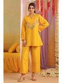 Mustard color option, Currently selected