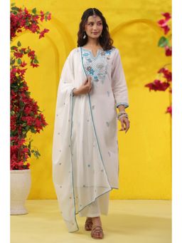 Scakhi - White Embroidered Mulmul Straight Kurta with Pant and Dupatta