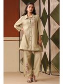 Beige color option, Currently selected