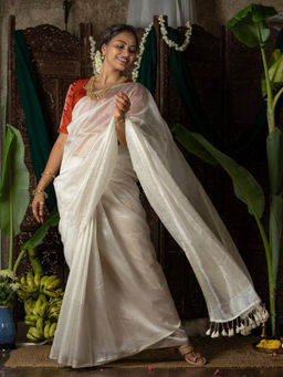 Suta - White Cotton Blend Woven Design Sarees