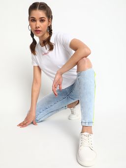 Belliskey - Womens White Cotton Regular Fit Printed T-Shirt