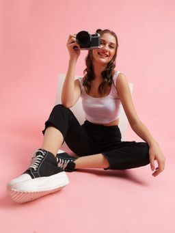 Belliskey - Womens Black Denim Solid Straight Fit Distress Jeans