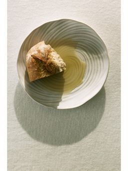 H&M - White 2-Pack Textured Stoneware Starter Plates