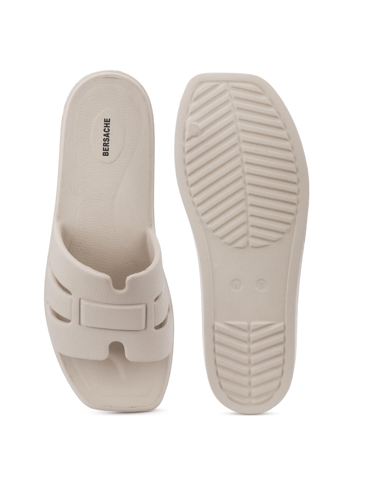Extra Soft Classic Casual with Ultra Soft Beige Clogs for Womens