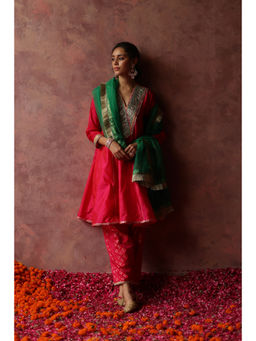 Begum Pret - RUMI Pink Kurta with Pant & Green Dupatta (Set of 3)