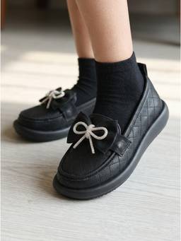 Carlton London - Girls Black Slip-On Sparkle Accent Quilted Bow Loafers