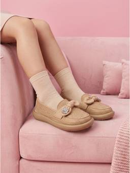 Carlton London - Girls Beige Slip-On Sparkle Accent Quilted Bow Loafers