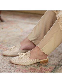 Coral Haze - Ivory Patterned Jacquard Mules