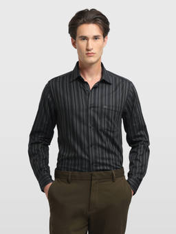 Arrow - Men Charcoal Dobby Manhattan Slim Fit Shirt