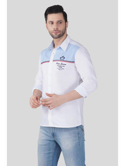Pier seven - Men White-Blue Luxe Cotton Colorblock Regular Fit Shirt