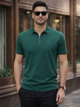 VEIRDO - Men Green Solid Regular Fit Zipper Polo T-shirt