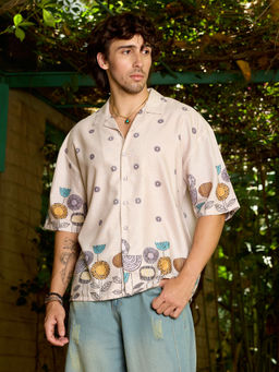 CAHOOT - Men Beige Floral Printed Oversized Fit Half Sleeves Shirt