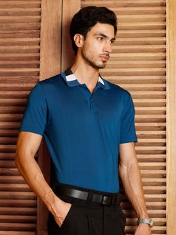CAHOOT - Men Dark Blue Solid Regular Fit Half Sleeves Polo T-shirt