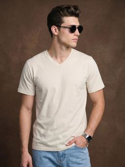 VEIRDO - Men Off White Solid V-Neck T-shirt