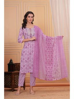 Gahan - Women Pink Floral Cotton Kurta with Pant & Dupatta