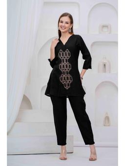 Gahan - Women Black Roman Silk Kurti with Pant