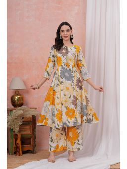 Gahan - Women Floral Printed Yellow Rayon Kurta with Palazzo