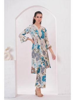 Gahan - Women Green Floral Printed Rayon Kurta with Pant